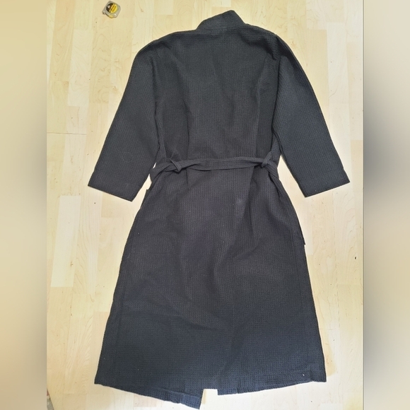 Dark gray spa, waffle, bath robe size small - Picture 3 of 6